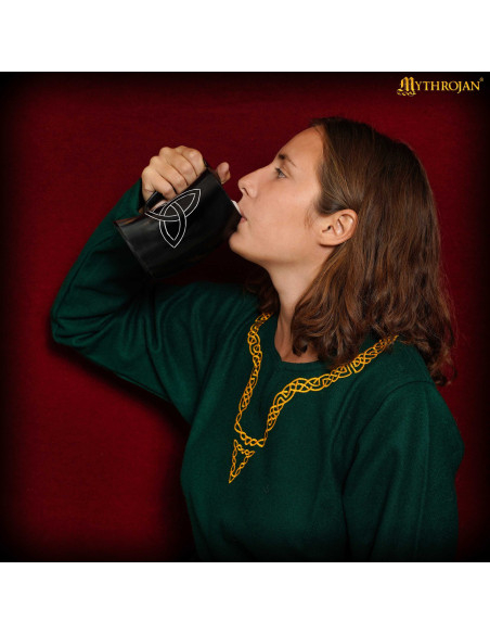 Jarro viking em chifre natural (600 ml).