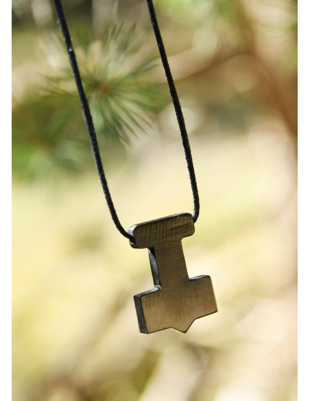 Pingente Martelo de Thor em chifre