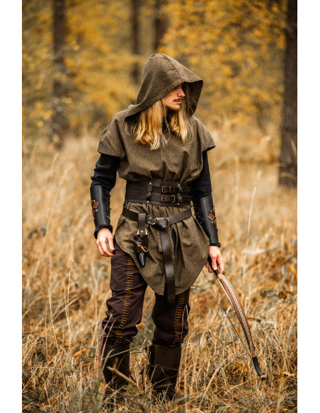 Túnica medieval com capuz modelo...
