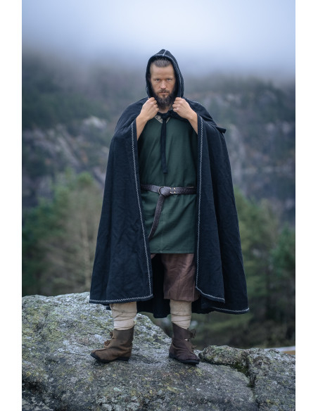 Capa viking em lã com capuz modelo...