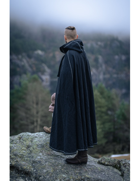 Capa viking em lã com capuz modelo...
