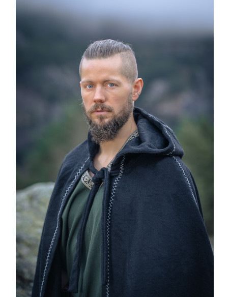 Capa viking em lã com capuz modelo...