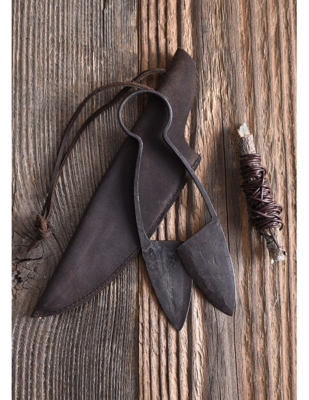 Tesouras medievais com capa de couro,...