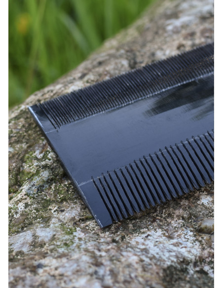 Pente medieval de dupla face, chifre...