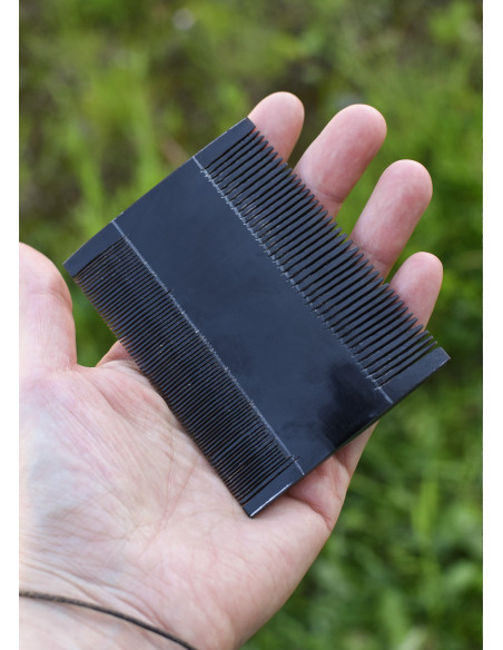 Pente medieval de dupla face, chifre...