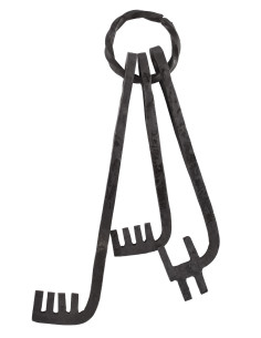 Chaves medievais com porta-chaves, forjadas à mão 2