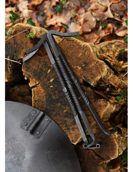 Brasas medieval com patas desmontáveis