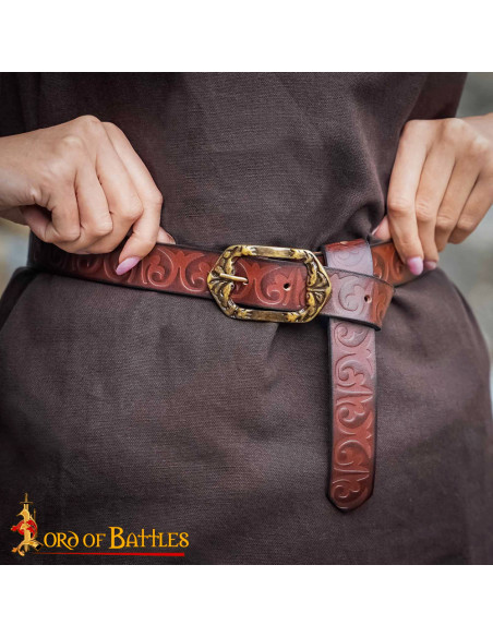 Cinto medieval em couro com design de...