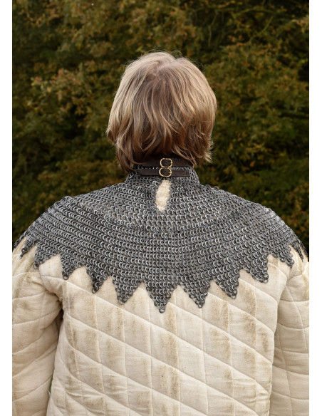 Manto do bispo com tiras de couro e...