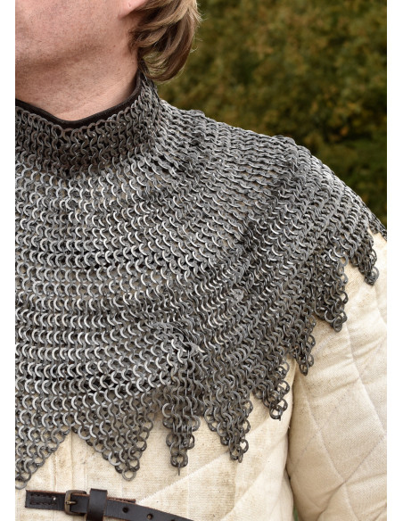 Manto do bispo com tiras de couro e...