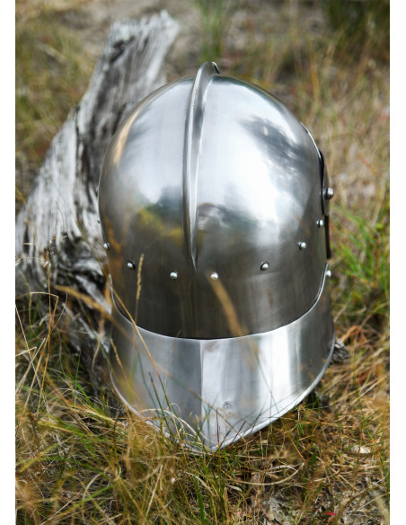 Touca medieval com viseira, ano 1490