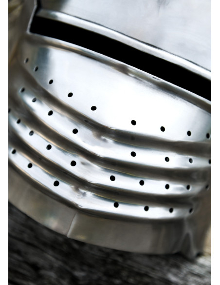 Touca medieval com viseira, ano 1490