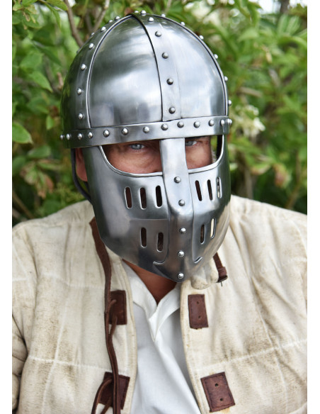 Capacete Spangenhelmet com viseira