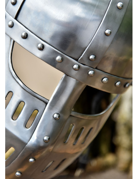 Capacete Spangenhelmet com viseira