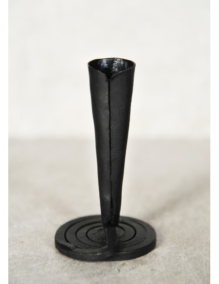 Candelabro forjado à mão com base em...