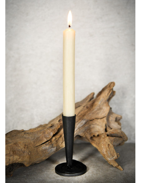 Candelabro forjado à mão com base em...