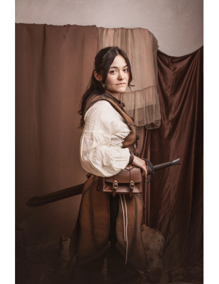 Coura medieval longa marrom em couro...